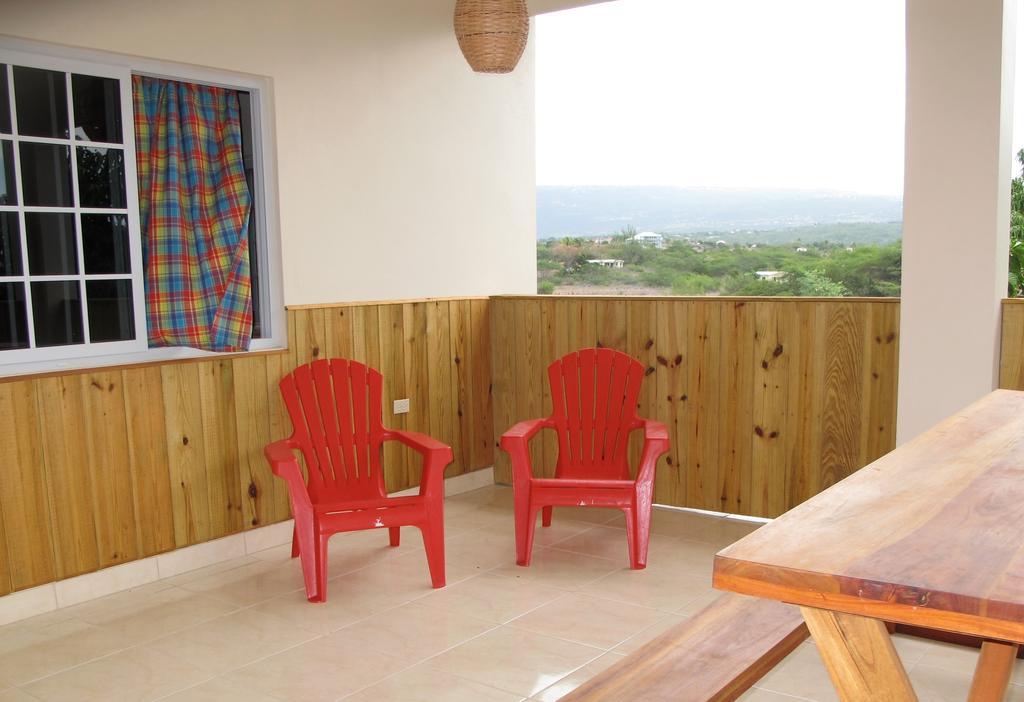 Albergue Just Next Door Treasure Beach Exterior foto